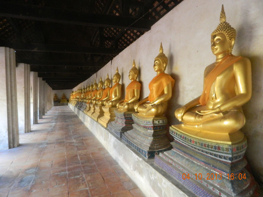 Buddha images at Wat Phutthaisawan