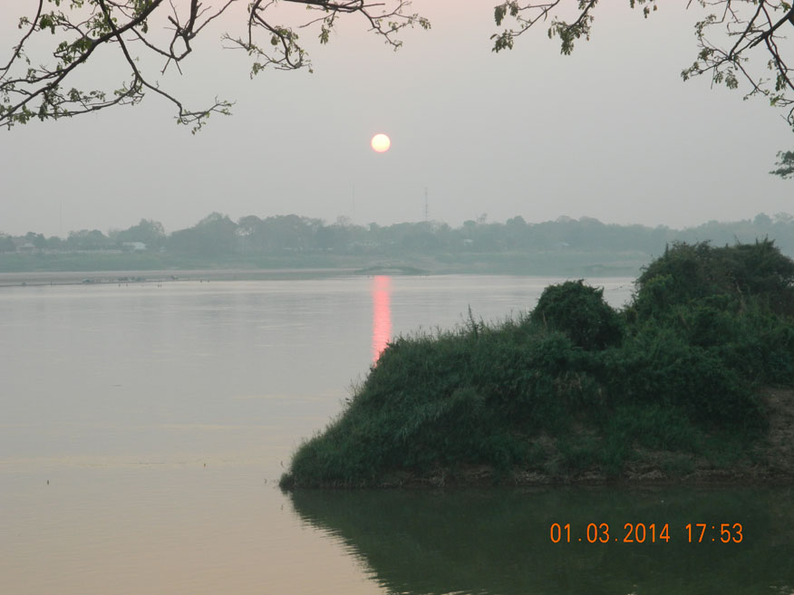 Mekong sunset, Paksan