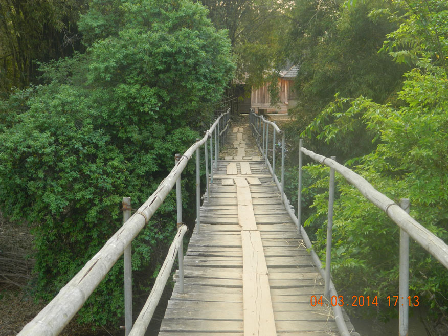 Entrance to Jar Site 3, Phonsavan