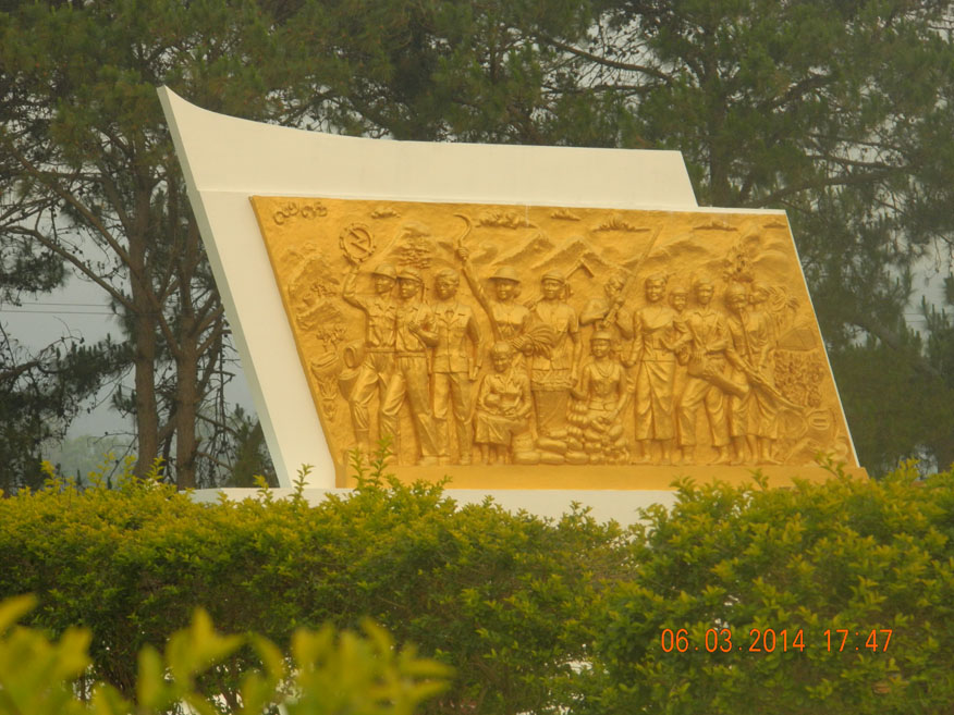Vietnamese War Memorial, Phonsavan