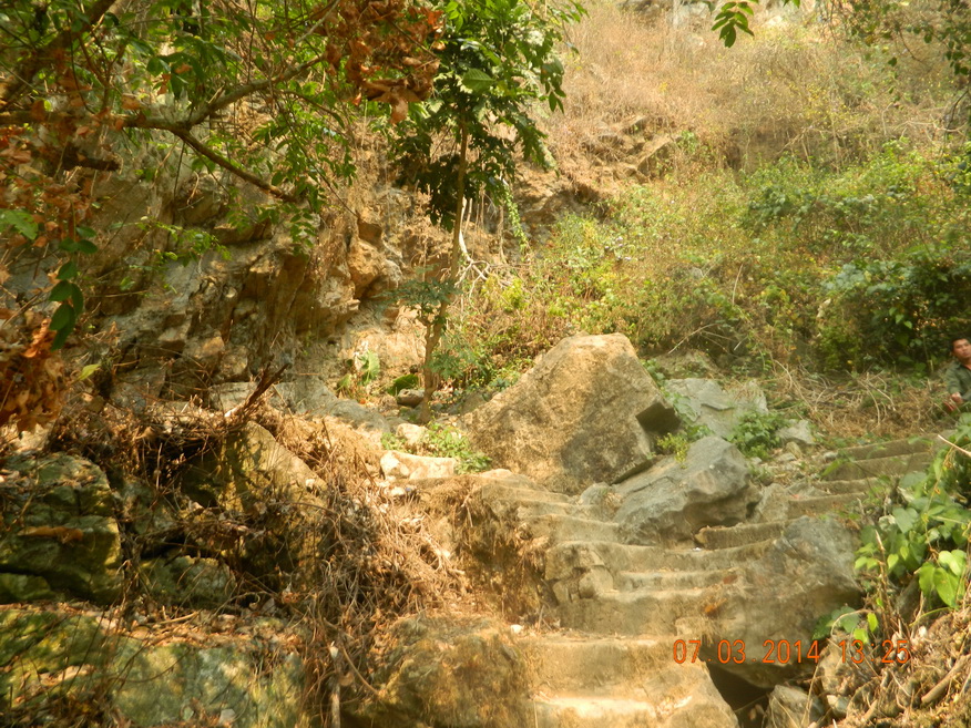 Tham Piou, Muang Kham