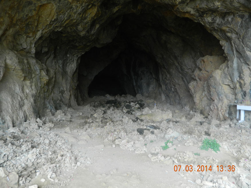 Tham Piou Cave