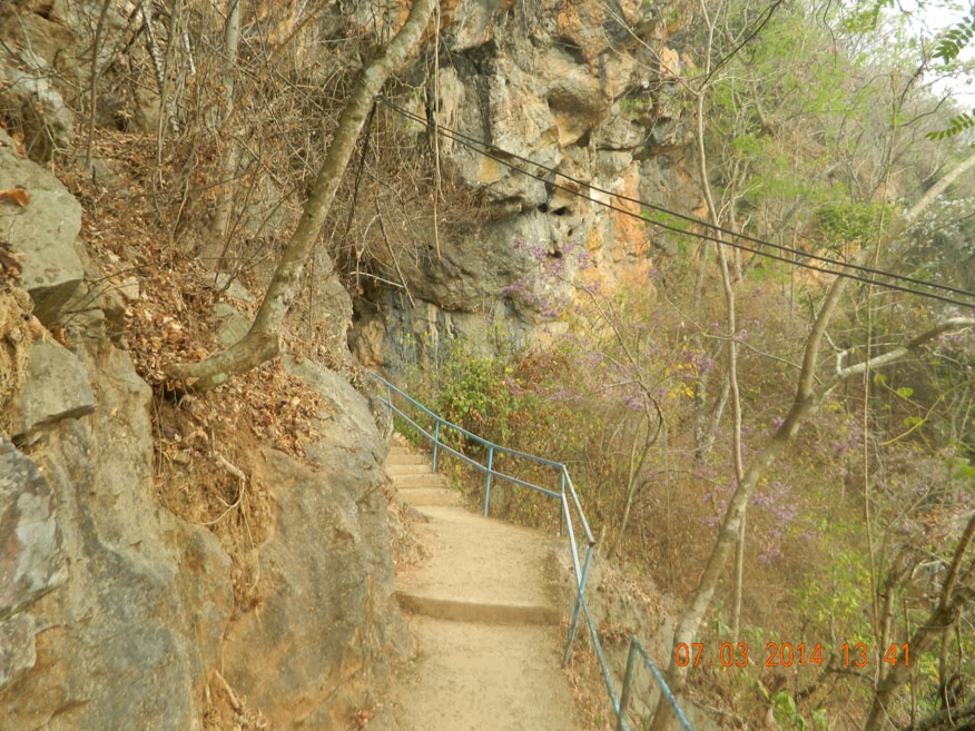 Tham Piou, Muang Kham