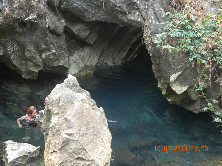 Cooling off, Xang Cave Vang Vieng