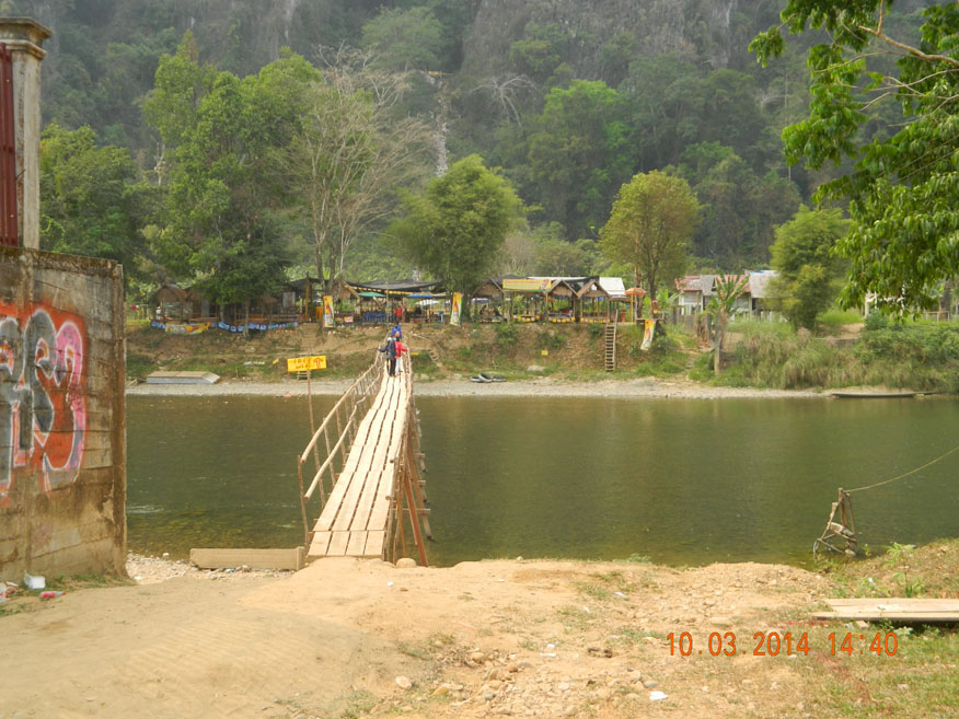 Restaurant at Tham Lohm, Vang Vieng