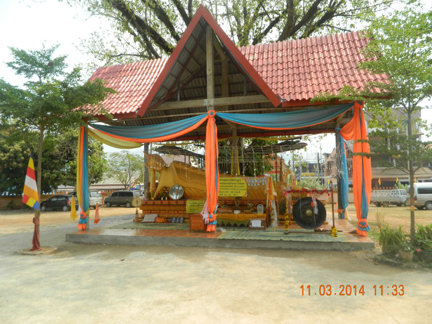 Reclining Buddha at Vat Kang, Vang Vieng