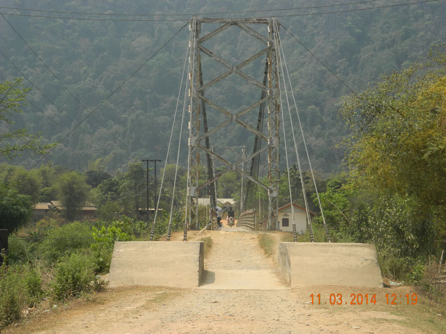 Plank bridge north of Vang Vieng