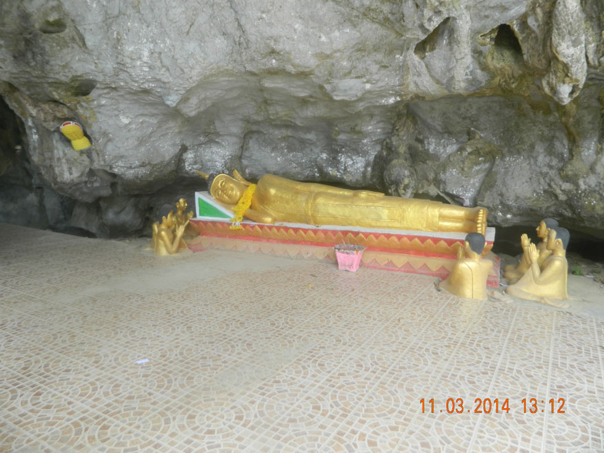 Reclining Buddha at Tahm Chang, Vang Vieng