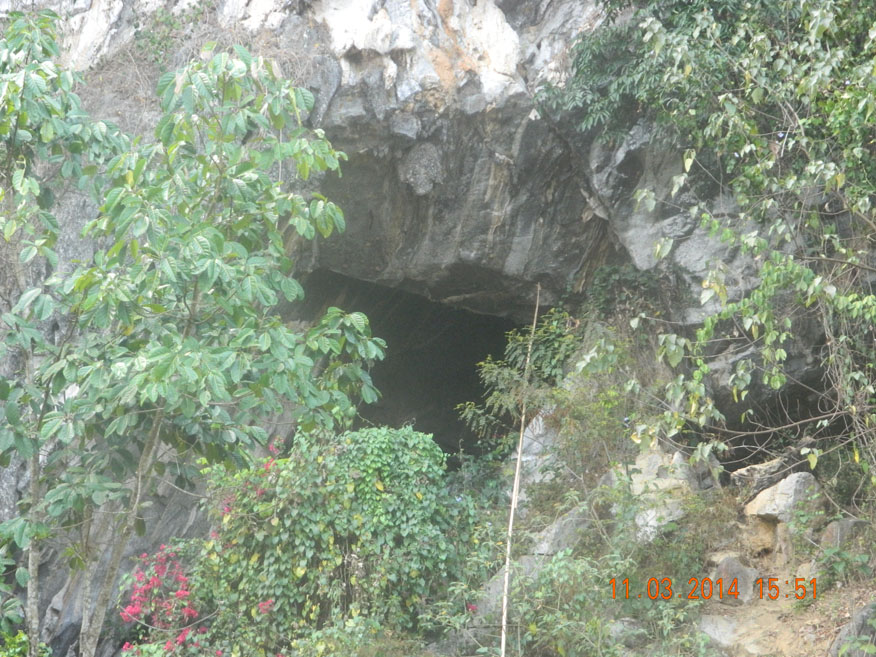 Tham Hoy (Shell Cave)
