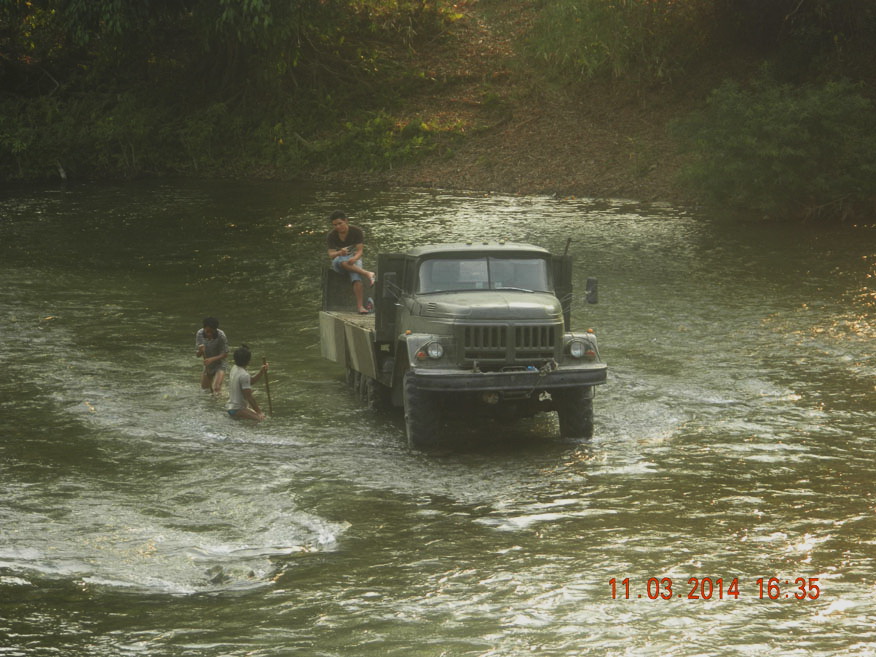 Collecting Ballast, Song River Vang Vieng