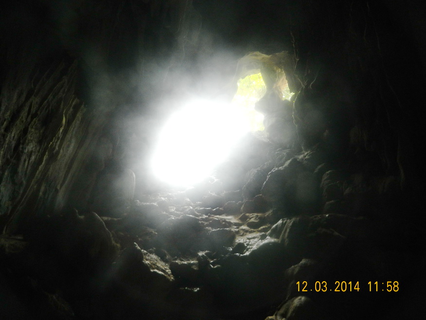 Daylight, Pou Kham Cave, Vang Vieng