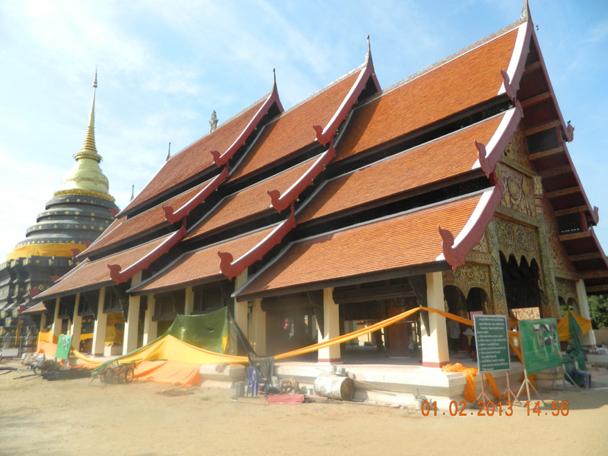 The main prayer hall, Viharn Luang