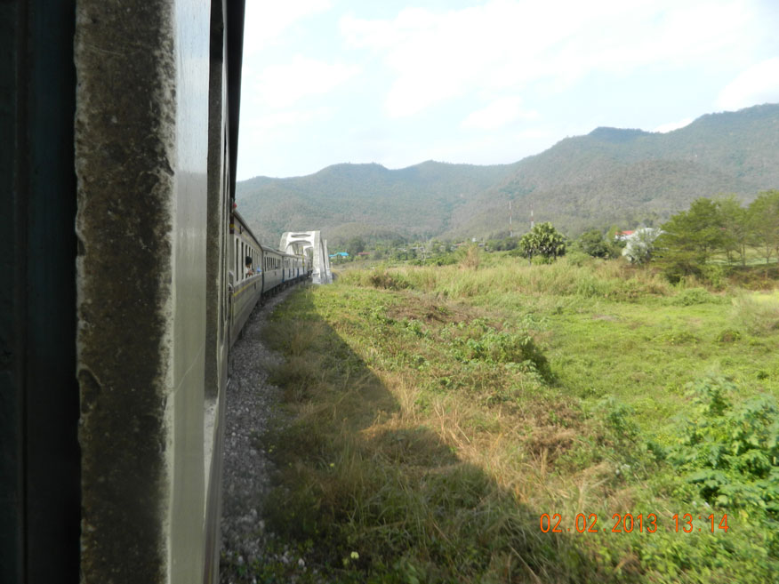 The 51 Express service heading into Lamphun province.