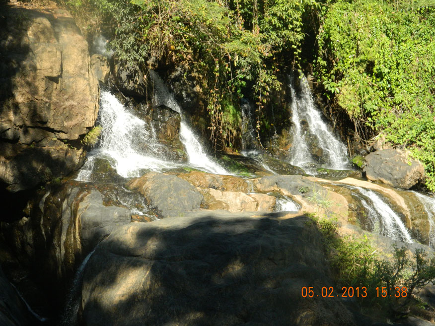 Pa-Sau Waterfall.