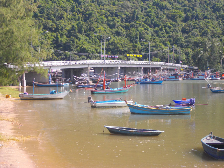 river bridge, road to Bang Sapan