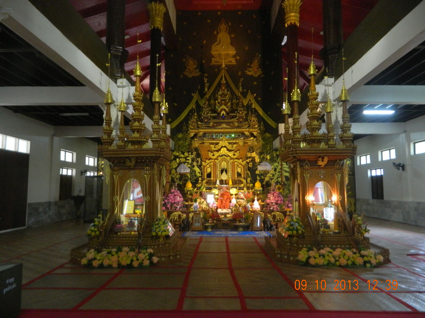 The resting place of Luang Phor Uttama at Wat Wang Wiwekaram