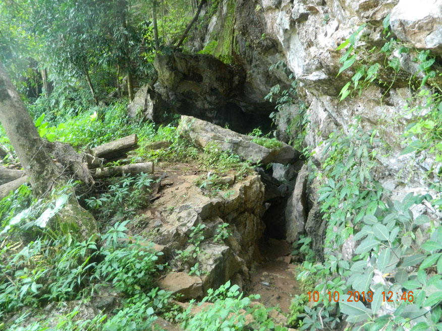 Entrance to Keaw Savan Bandan Cave