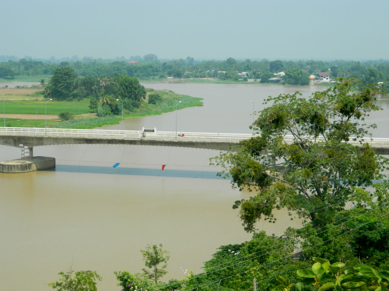 Chao Phraya River near 			Wat Thammamun Worawihan, Meuang Chainat District, Chainat Province