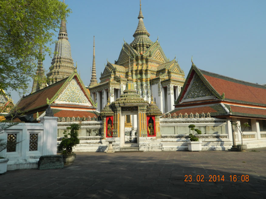 Phra Mondrop at Wat Pho
